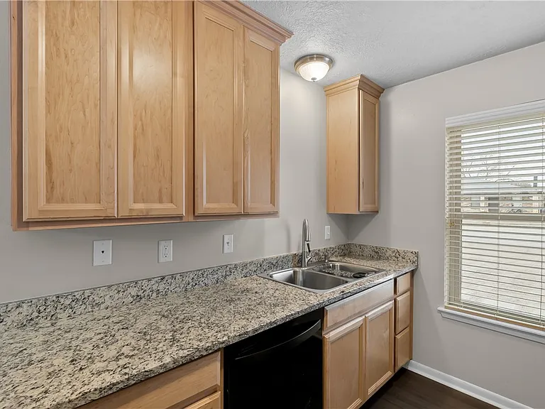 714 San Benito Dr — Photo 11