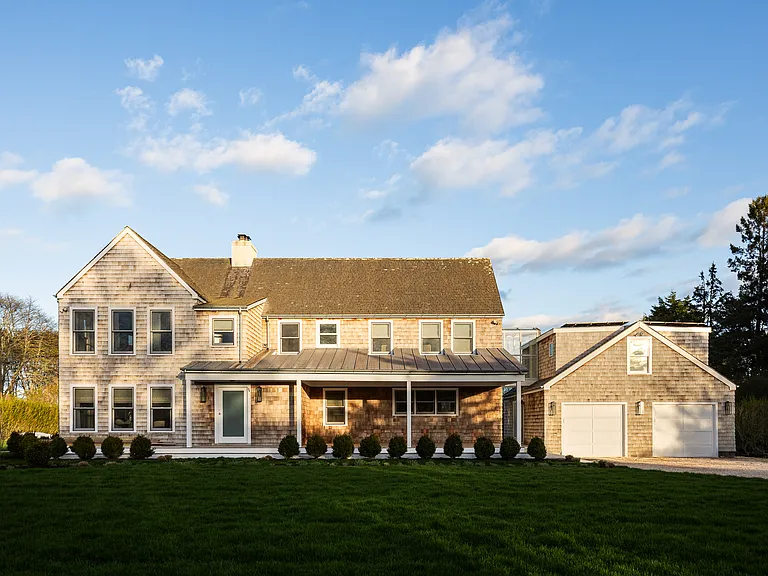 25 Jobs Ln — Photo 1