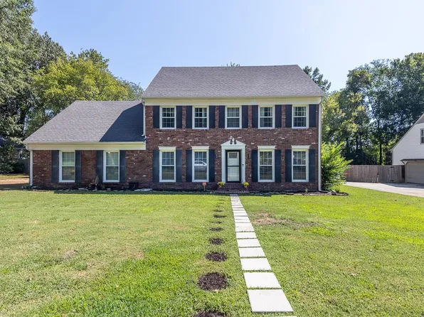 800 Tissington Dr, Collierville, TN 38017