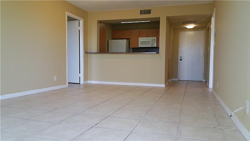 1st image of 8140 Geneva Ct