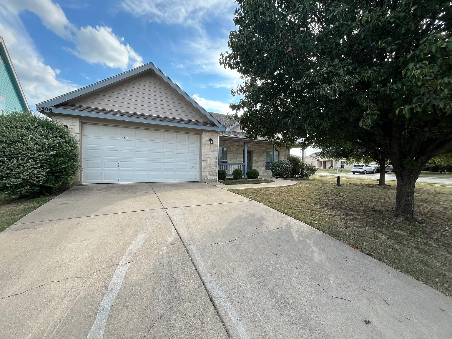 3 bed, 1456 sqft, $1,700 — Photo 1