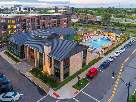 5th image of 800 Baldwin Dr #303