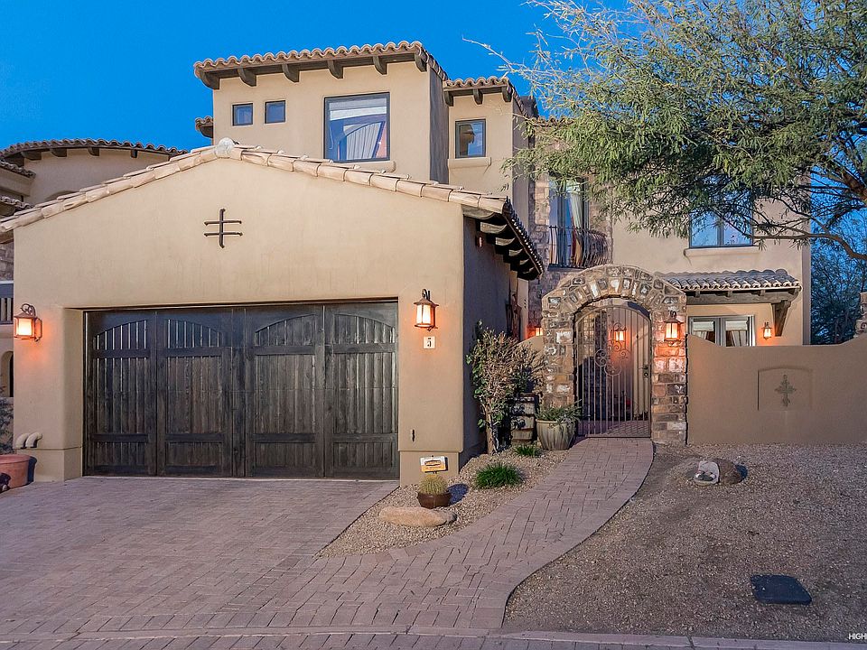 Courtyard Entrance 6220 E Mark Way