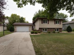 3027 14th Ave S, Moorhead, MN 56560