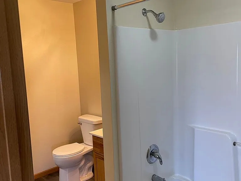 1424 E Redwood Blvd — Photo 16