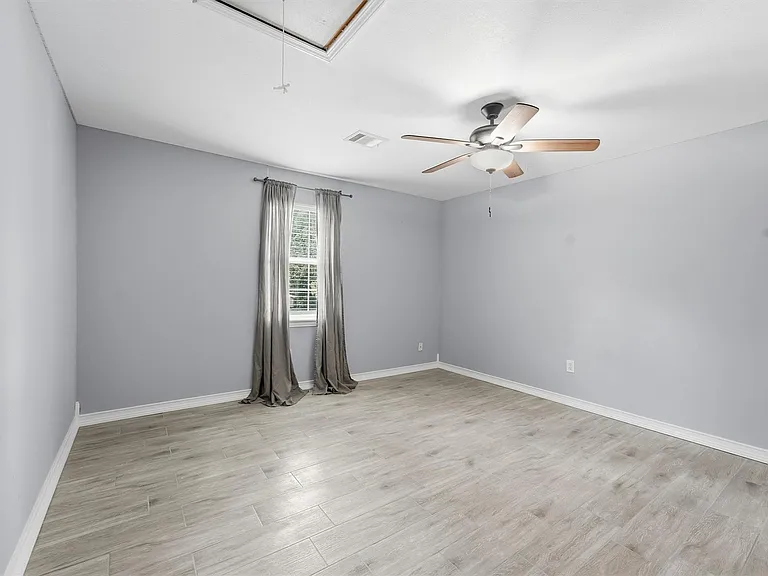 15621 Northland Dr — Photo 22