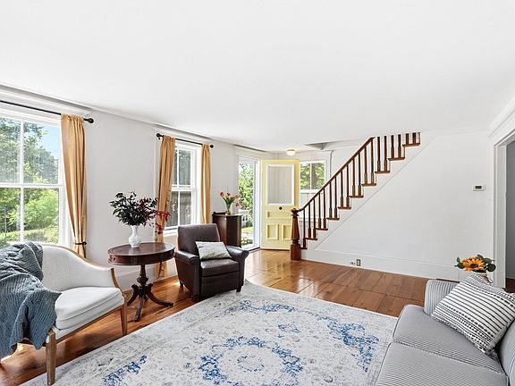 3rd image of 28 Christian Hill Road