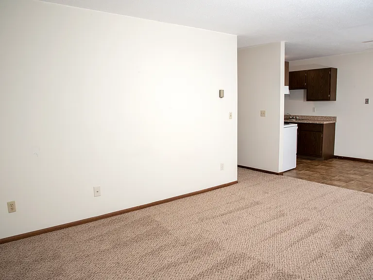 Laurel Place Apartments — Photo 23
