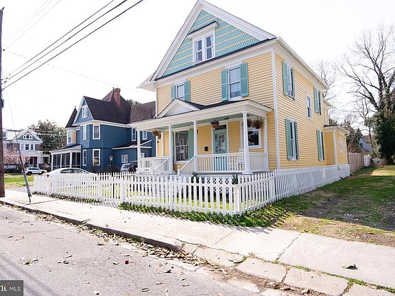 3rd image of 700 Church St