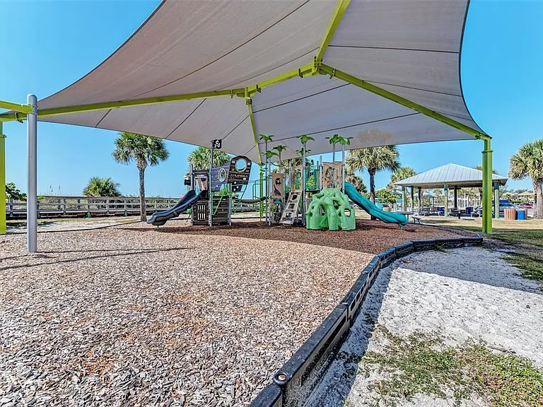 12165 Gulfstream Blvd — Photo 28
