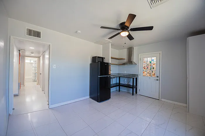 2 bed, 1.0 bath, 600 sqft, $1,050 — Photo 4