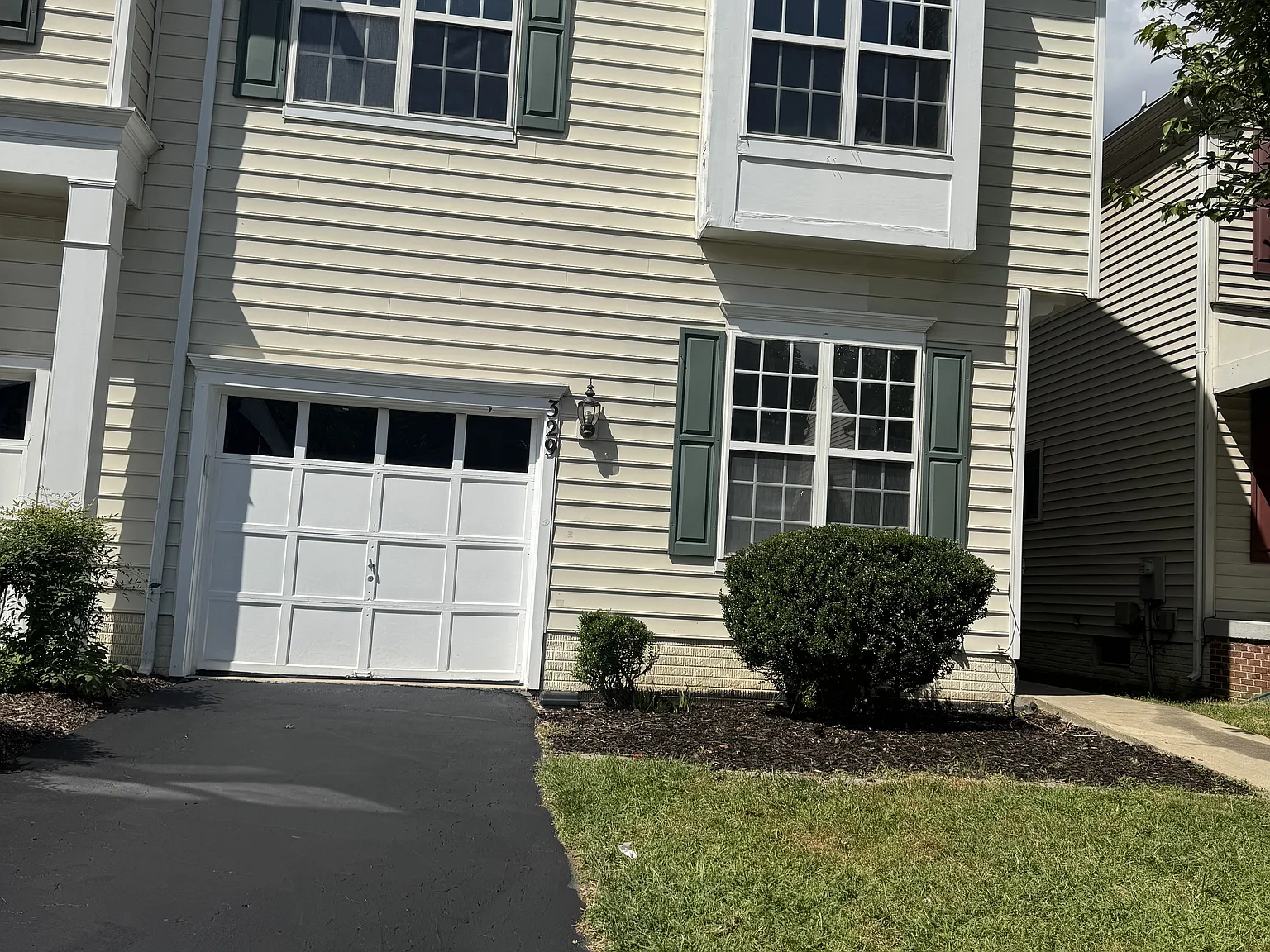 4 bed, 3.5 bath, 2760 sqft, $3,600 — Photo 1