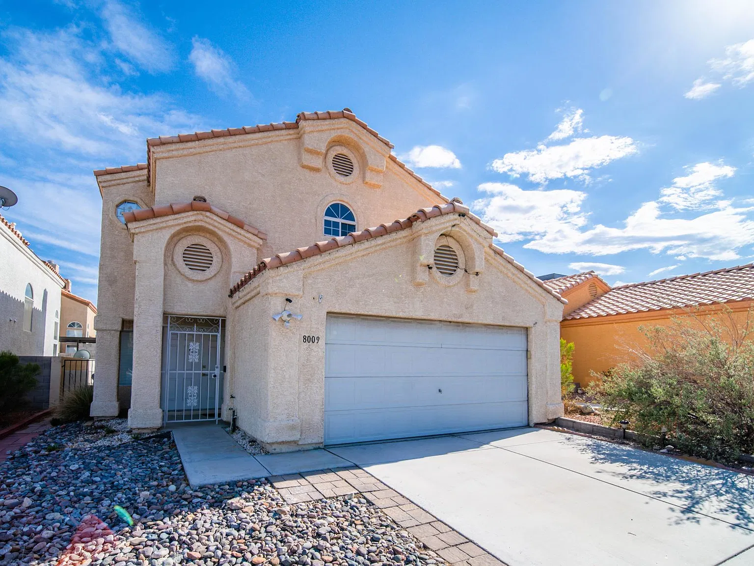 4 bed, 1792 sqft, $2,500 — Photo 1