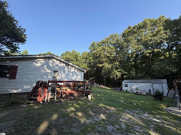 2nd image of 744 Chapman Rd