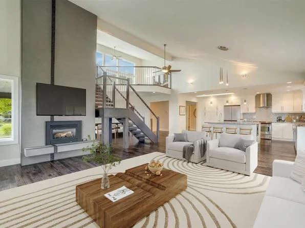 3137 Vector Dr, West Kelowna, BC V1Z 3B1