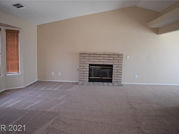 2nd image of 1485 Mount Hood St