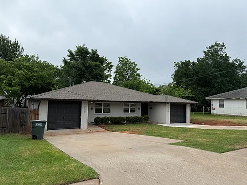 230 N Blackwelder Ave Photo 1