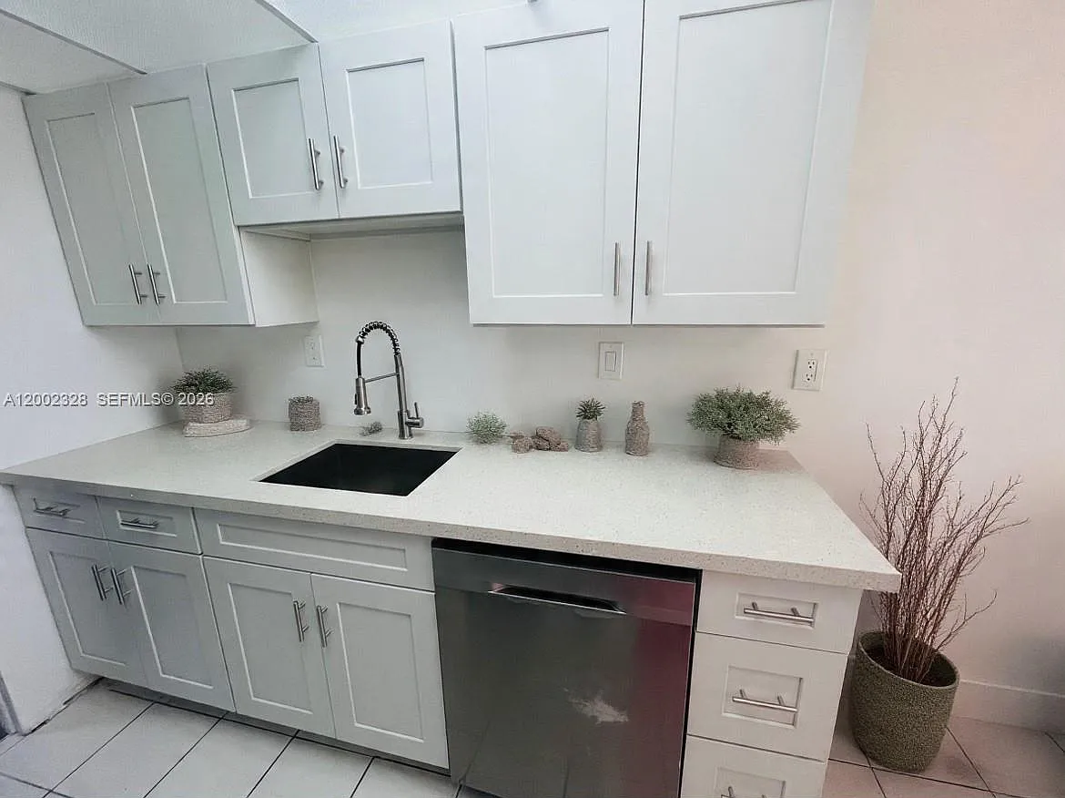 Cypress Chase Condo No 5 — Photo 4