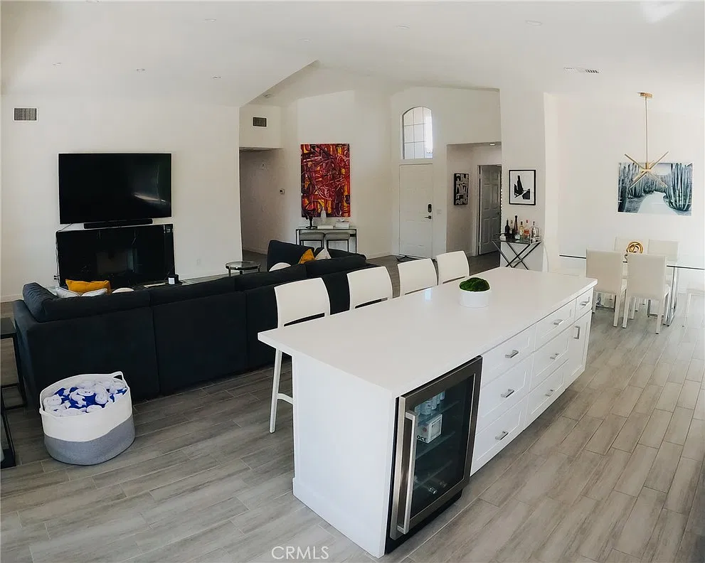 5 bed, 1910 sqft, $4,800 — Photo 3