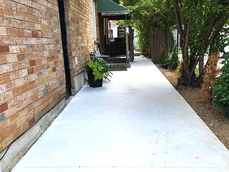 44 Meadowlands Blvd #BASEMENT — Photo 2