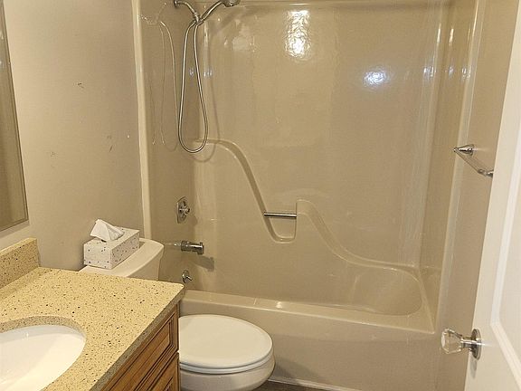 5th image of 742 Palmer Ave #2
