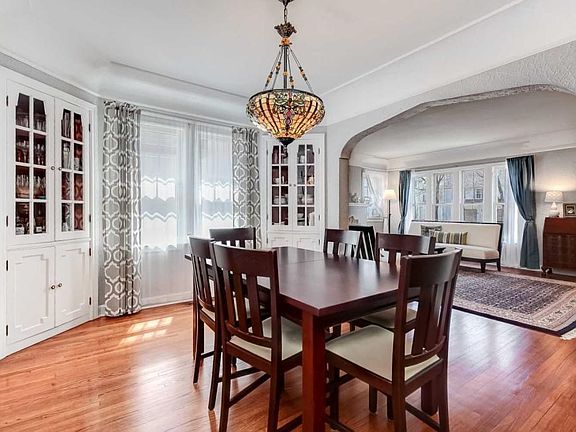 DINING ROOM BUILT-INS