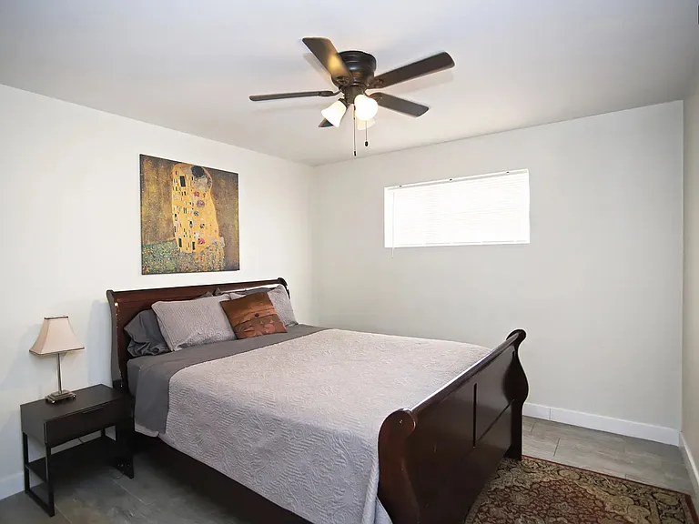 2636 E Culver St — Photo 6