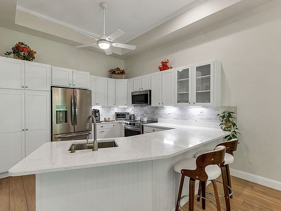 5th image of 28 Deborah Ln #28