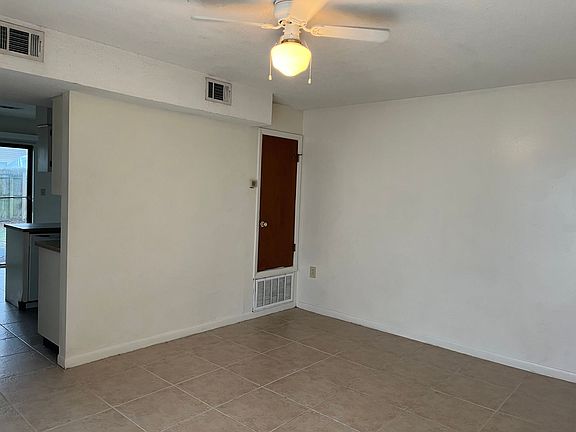 5th image of 159 Scottwood Dr
