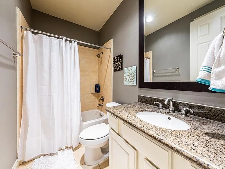 2710 Sherwin St — Photo 20