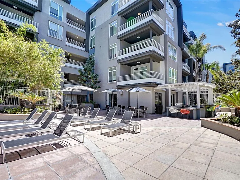 Stadium House Apartments — Photo 50