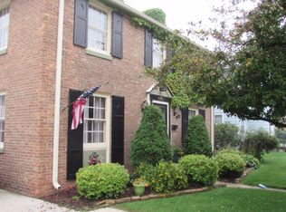 1121 N 8th St, Manitowoc, WI 54220