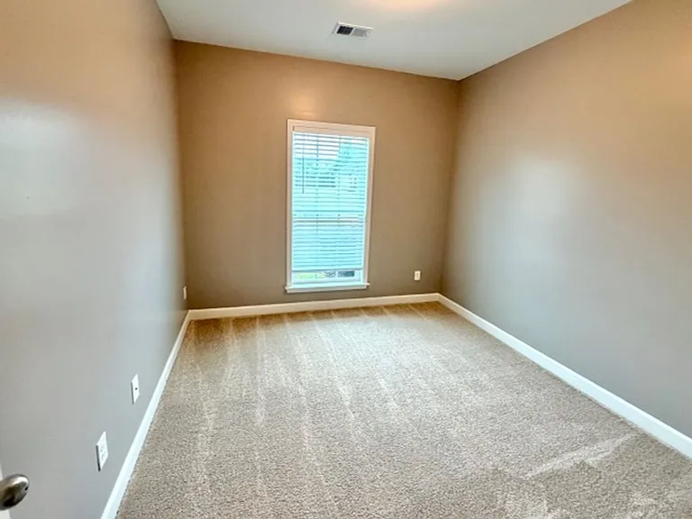 4412 Davall Cir — Photo 11
