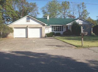 325 E Bogard St, Lyons, IN 47443