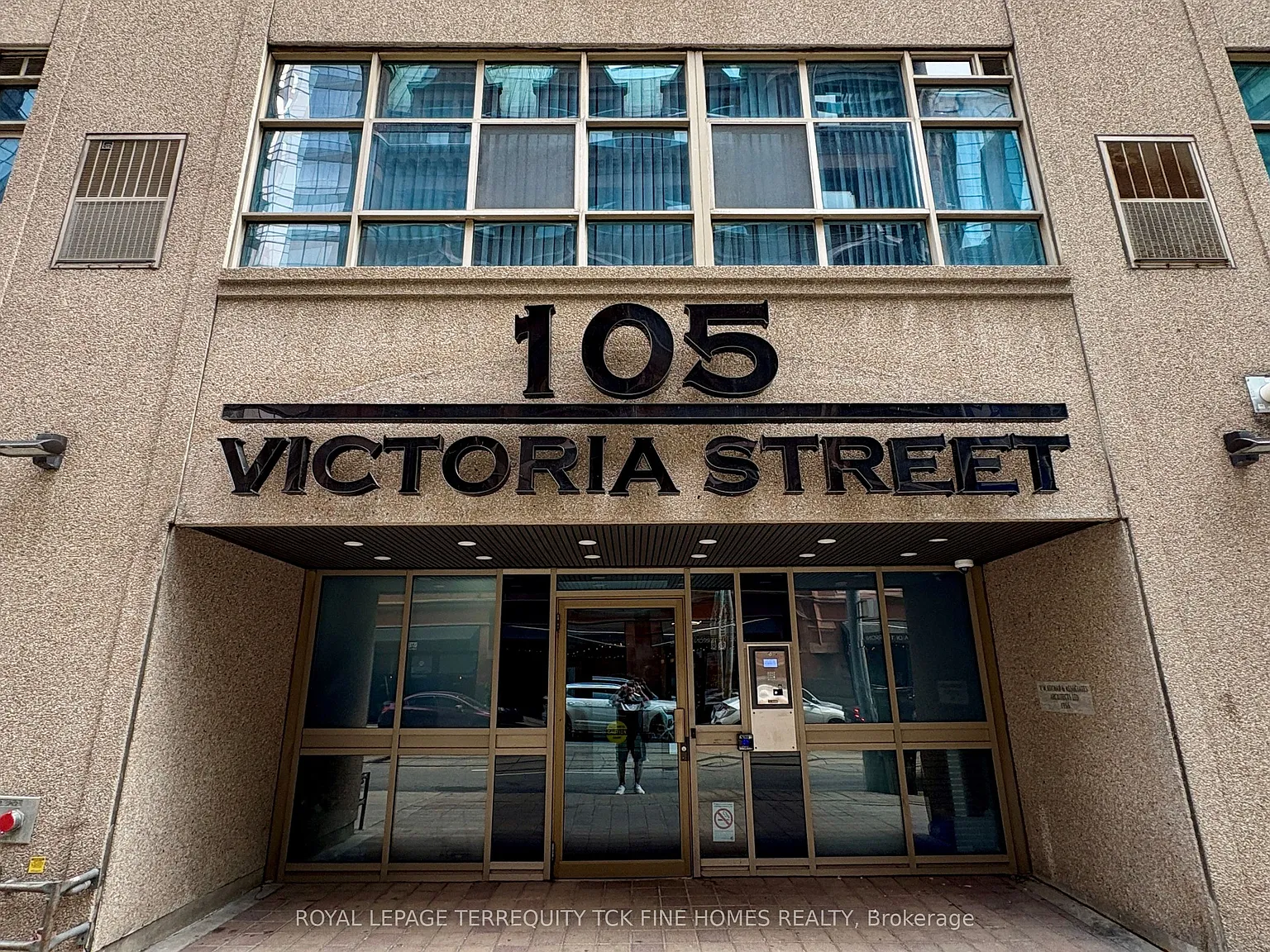 The Victorian — Photo 1