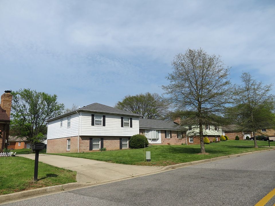 2nd image of 11510 Chantilly Ln