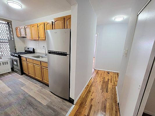 4th image of 944 Bronx Park S #5B
