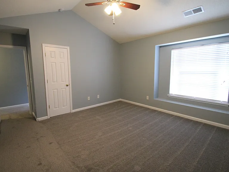 1364 Walnut Hill Dr — Photo 24