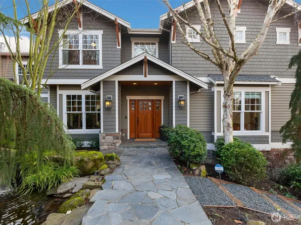 1221 W Bertona Street, Seattle, WA 98119