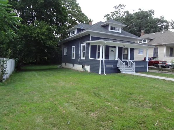 456 Addison St, Elgin, IL 60120