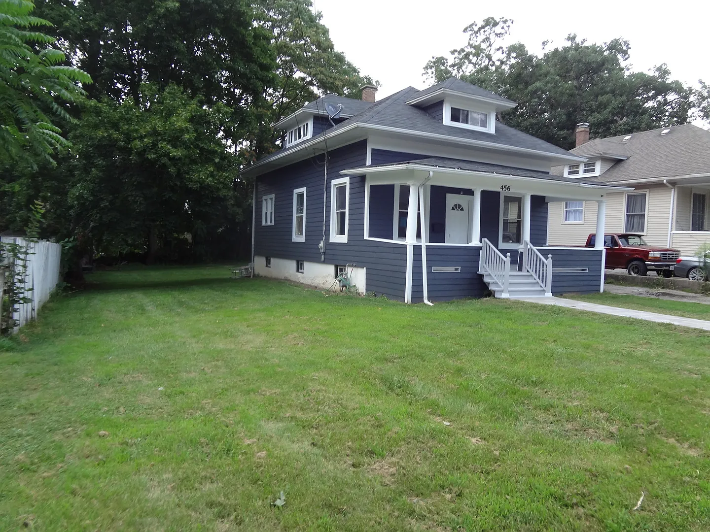 456 Addison St photo 1