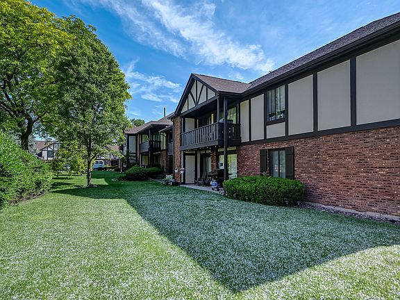 3rd image of 11212 Cottonwood Dr #23B