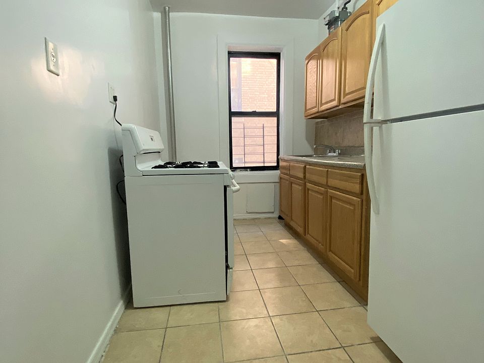 2nd image of 1005 Walton Ave #2F