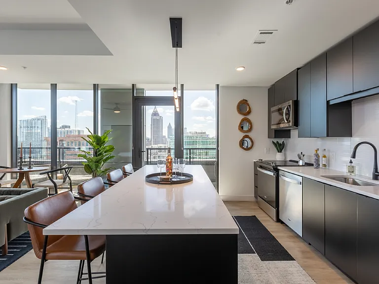 Momentum Midtown — Photo 8