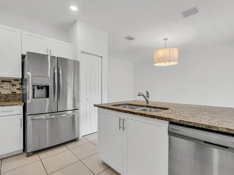 582 NE 207th St #582 — Photo 18