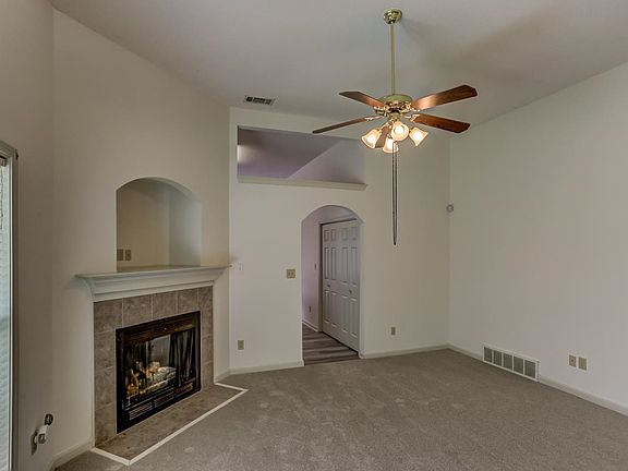 2nd image of 7043 Parkbrook Ln