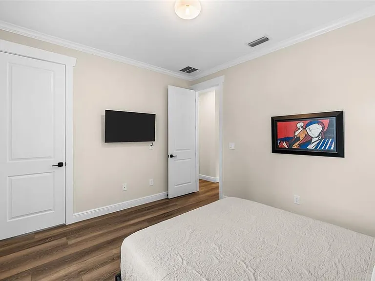 2915 W Bay View Ave — Photo 33