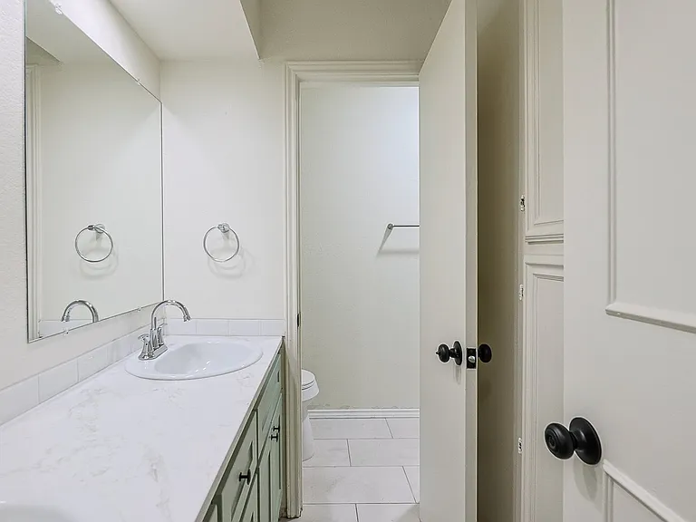 8308 Albany Ave — Photo 40