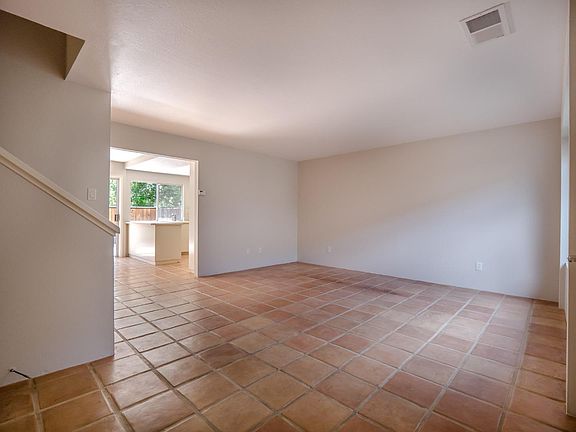 4th image of 19207 Creekside Ln