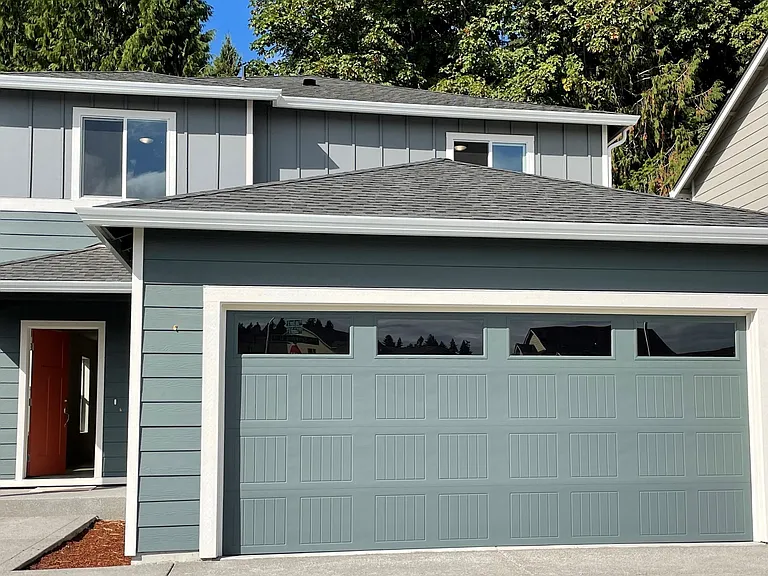 Beautiful Single Family home 4 bed and 3 bathroom with LOFT area and 2 car attached garage.